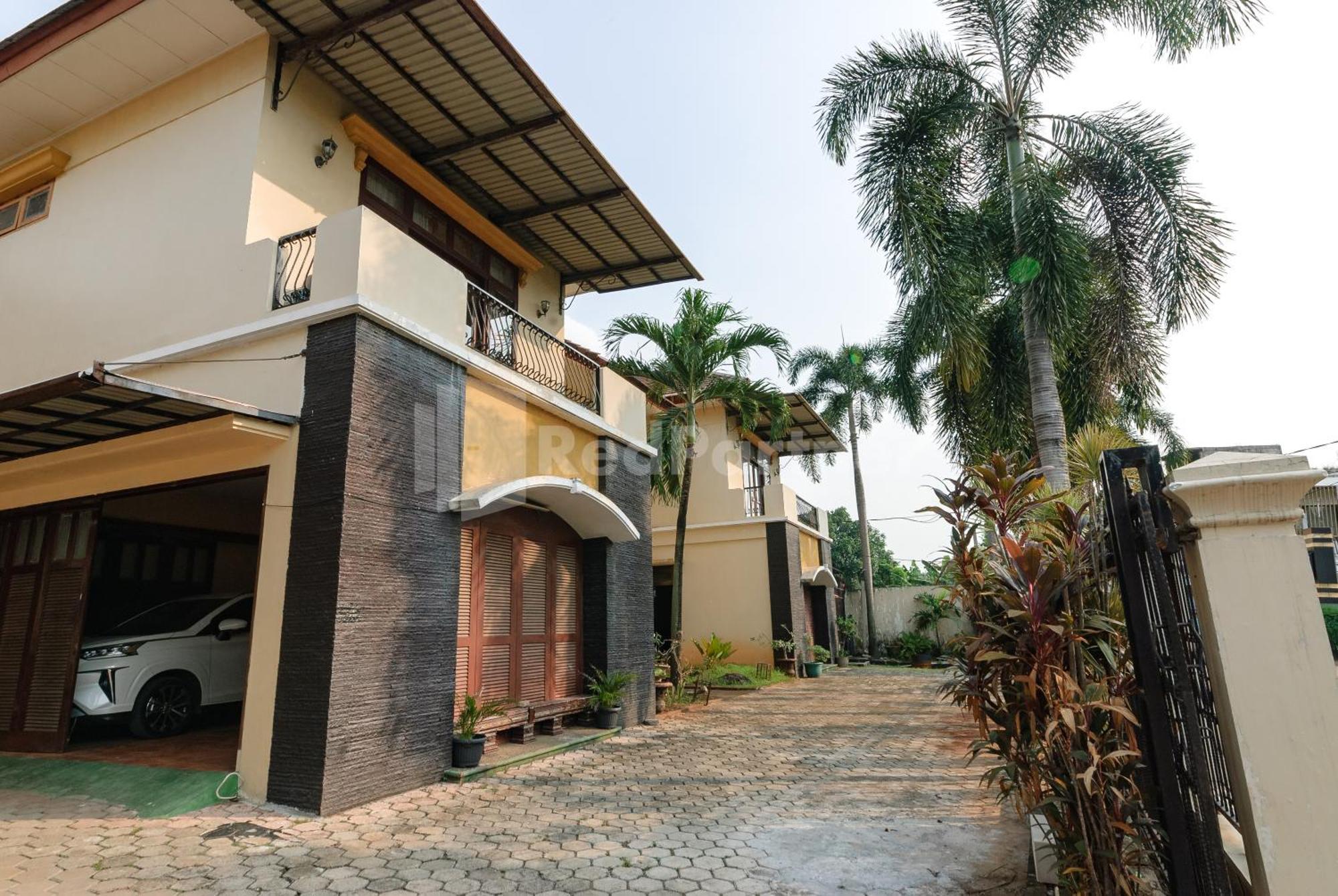 Sr Residence Near Mall Ciputra Cibubur Mitra Reddoorz ブカシ エクステリア 写真