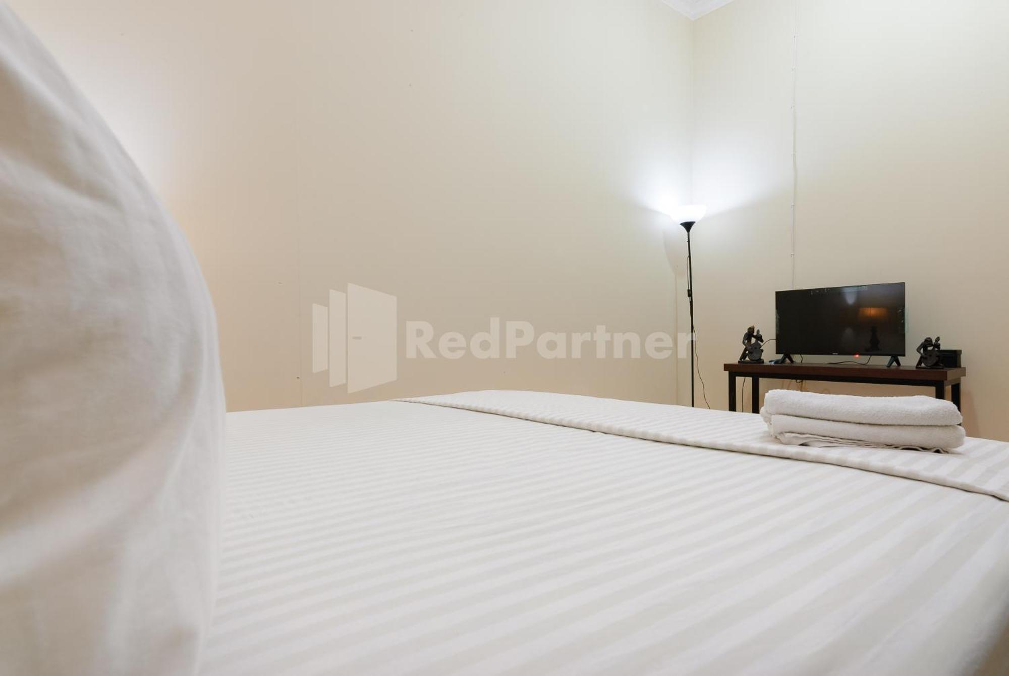 Sr Residence Near Mall Ciputra Cibubur Mitra Reddoorz ブカシ エクステリア 写真