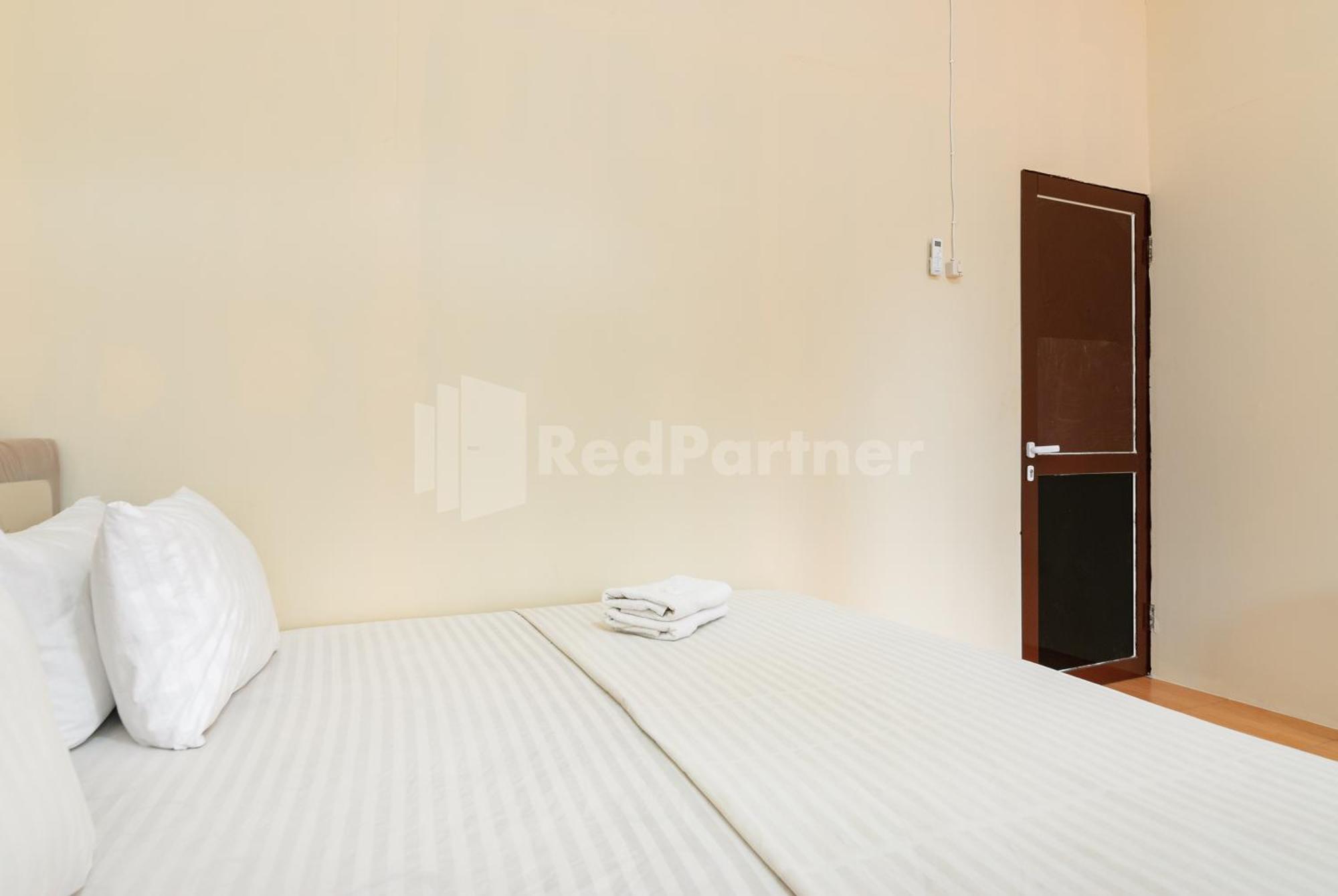 Sr Residence Near Mall Ciputra Cibubur Mitra Reddoorz ブカシ エクステリア 写真